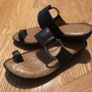 Women’s Born Black Leather Sandals - Size 6M